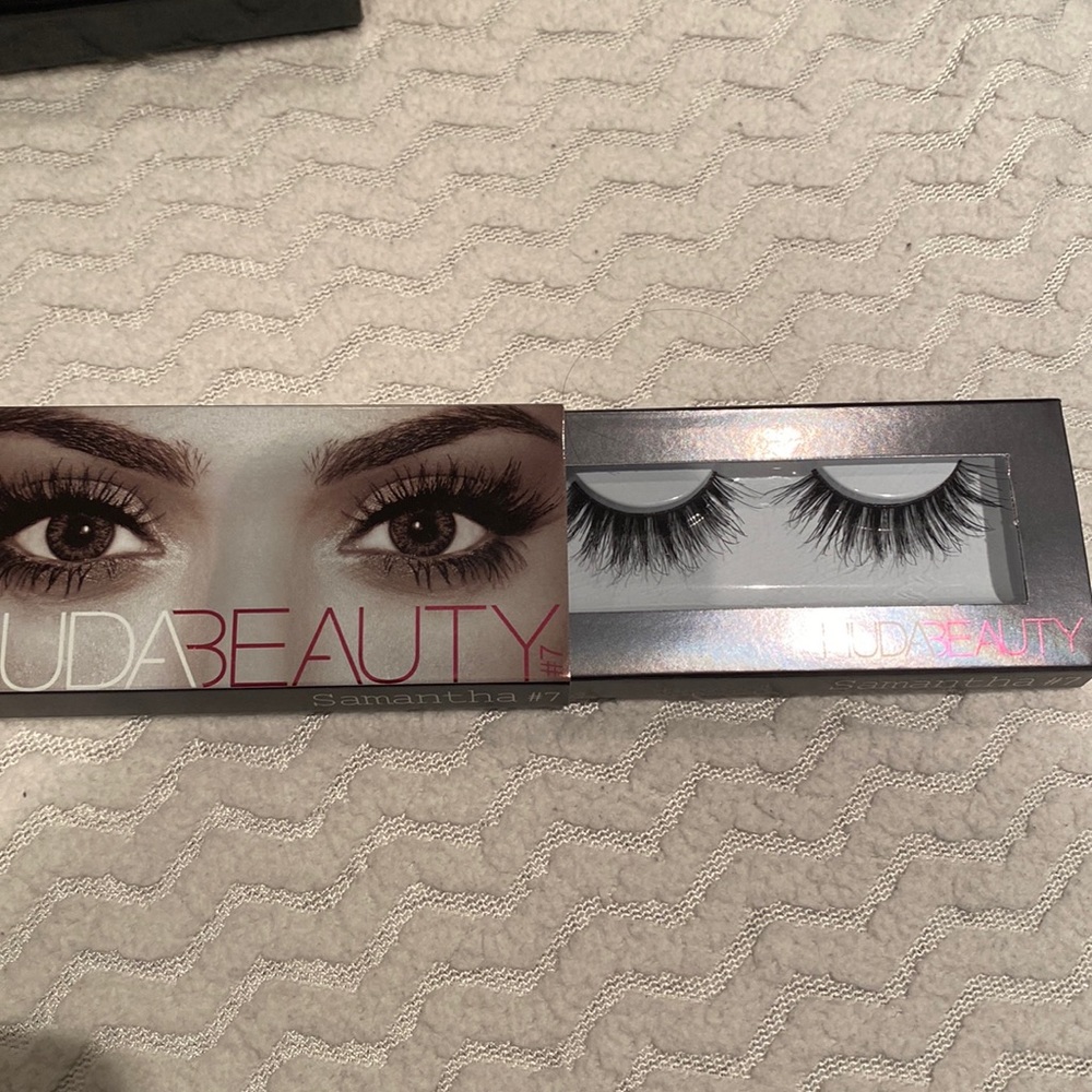 Huda beauty false lashes